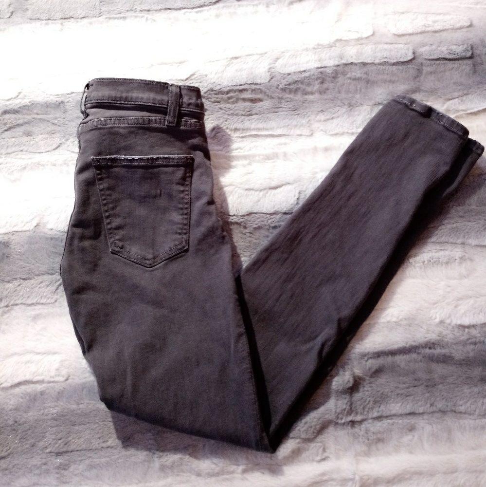 ⭐Current/Elliott Grey Skinny Jeans 27